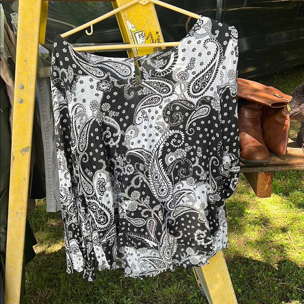 Black and White Express Women's Top